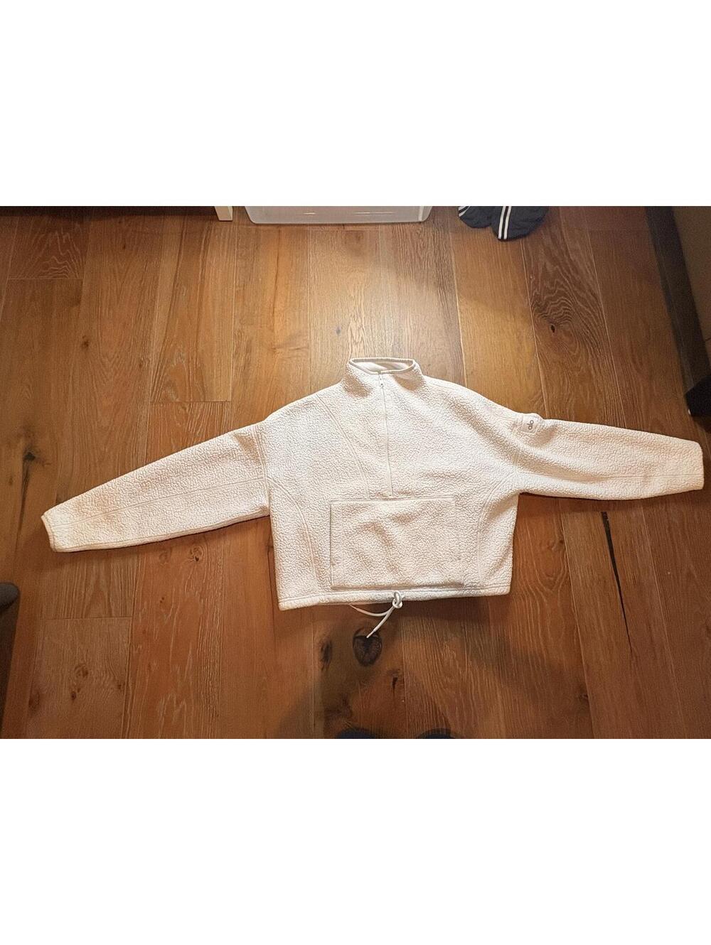 Alo Yoga Cream Fleece Pullover Cozy Athleisure Relaxed Fit